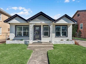 Building Photo - 2505 Truxillo St