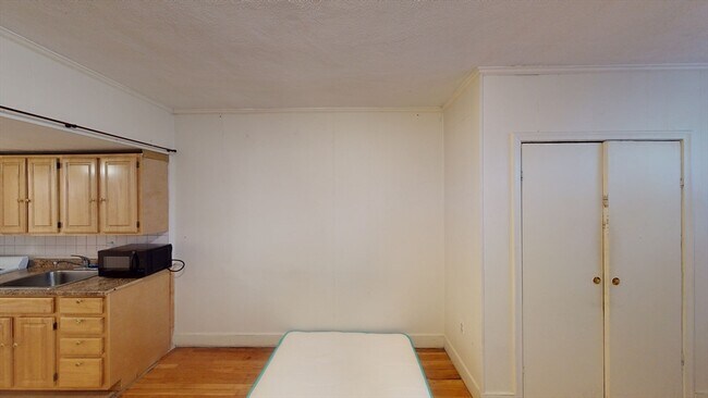 Building Photo - 513 Beacon St