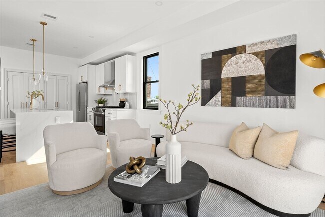 Building Photo - 100 Bennington St