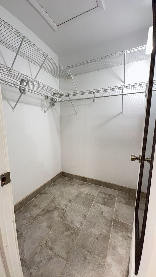 Building Photo - 2/2 for rent in desirable Fairways Condos