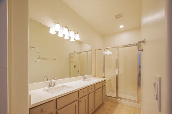 Building Photo - 2512 W Preserve Way