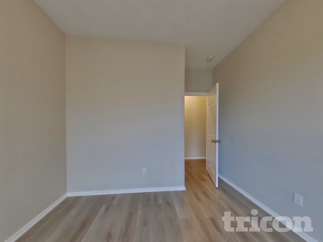 Building Photo - 733 Pino Ave