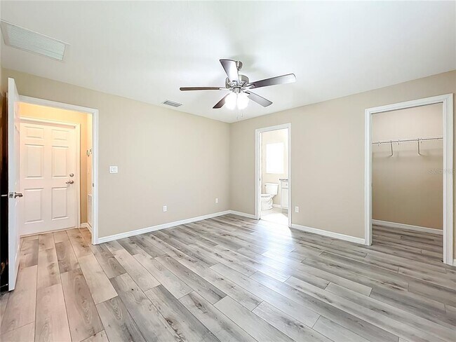 Building Photo - 1954 NW 21st Ave