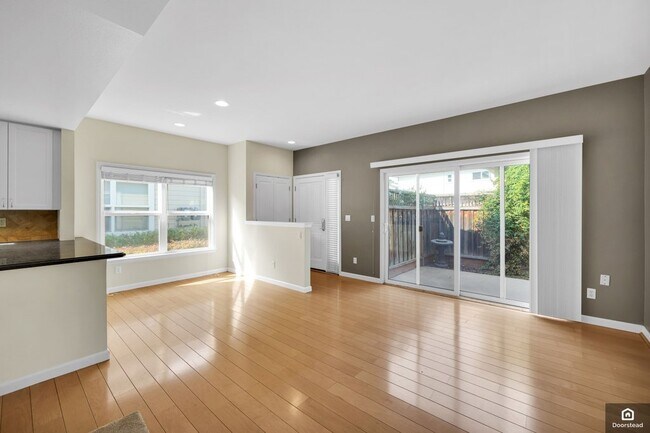 Building Photo - 769 Bryn Mawr Ct