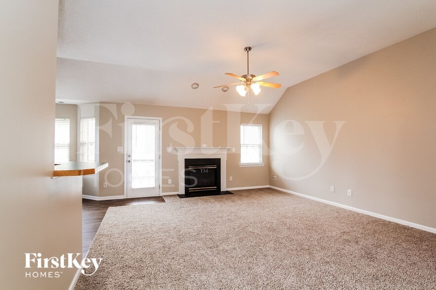 Building Photo - 164 Silver Birch Ln