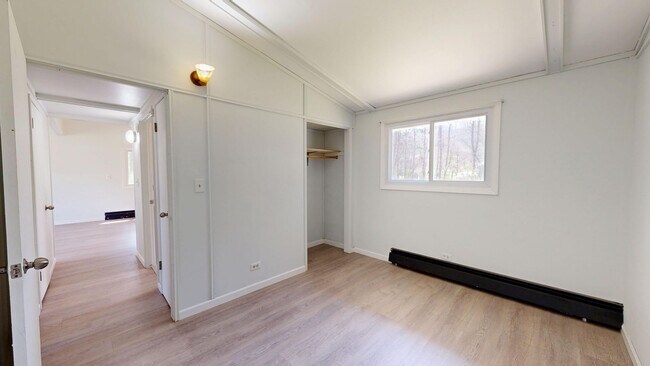 Building Photo - 137 Cedar St