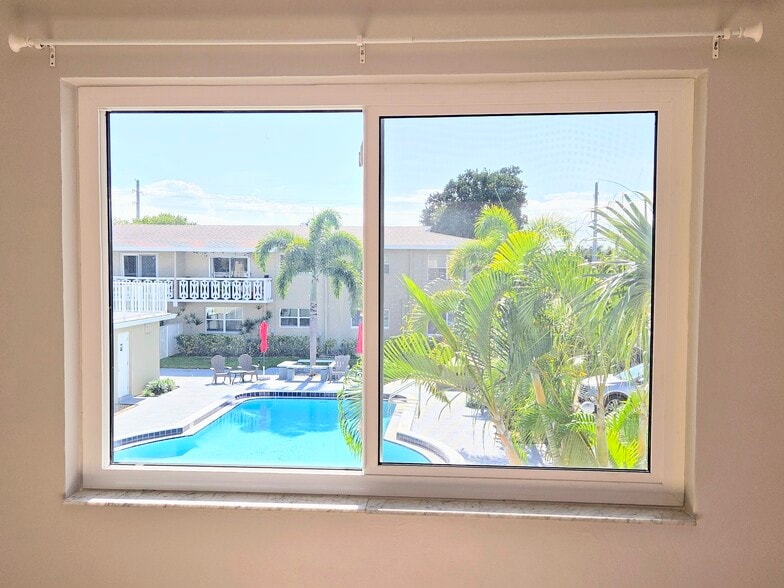 Building Photo - 3300 NE 10th Ter