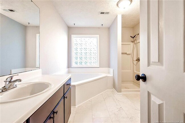 Building Photo - 350 Bubble Creek Ct