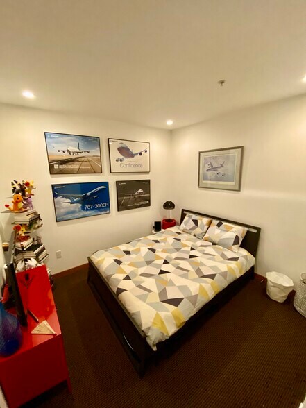 Building Photo - 1414 12th Ave