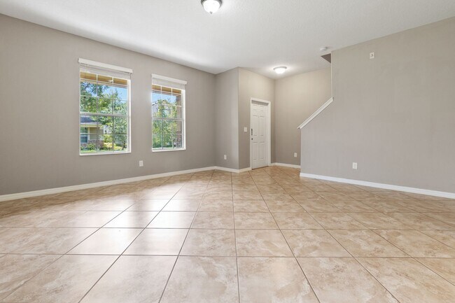 Building Photo - Beautiful 3/2.5 Energy Efficient Home in H...