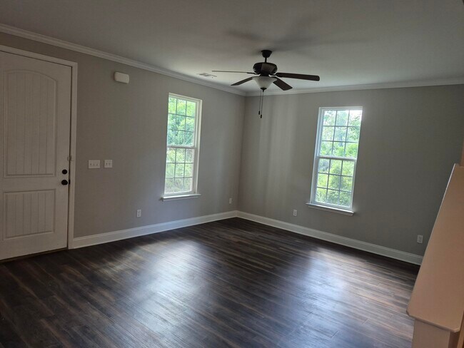 Building Photo - 2277 Pund Ave