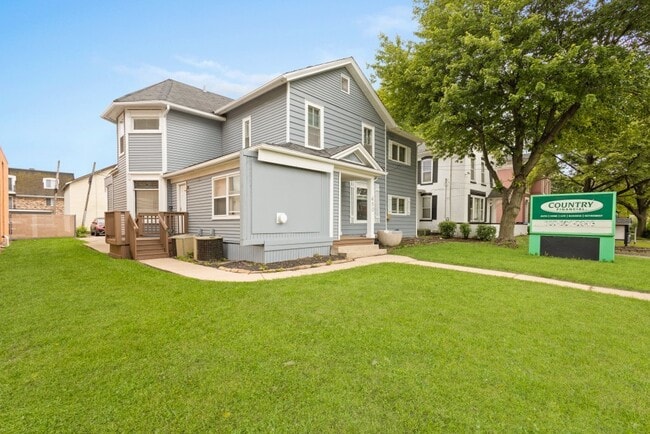 Primary Photo - 450 W Galena Blvd