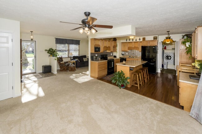 Building Photo - 5939 Westmere Dr