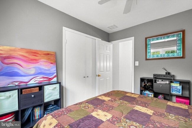 Building Photo - 9033 Blarney Stone Dr
