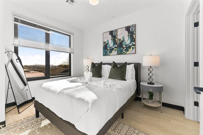 Building Photo - 600 Broadway-SI ID1240317P