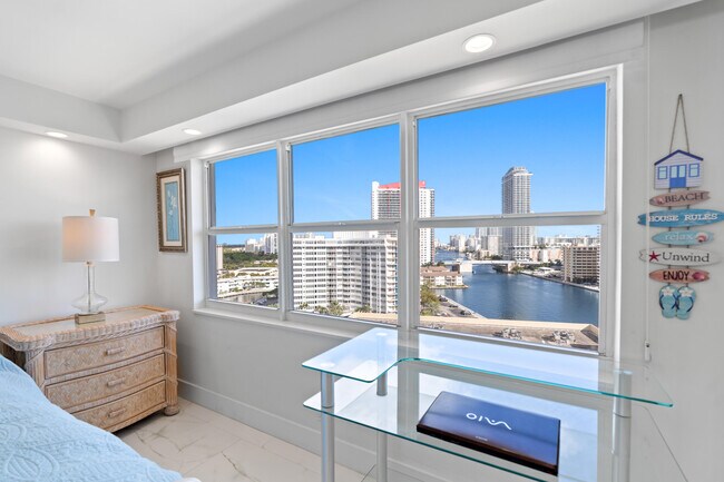 Building Photo - 121 Golden Isles Dr