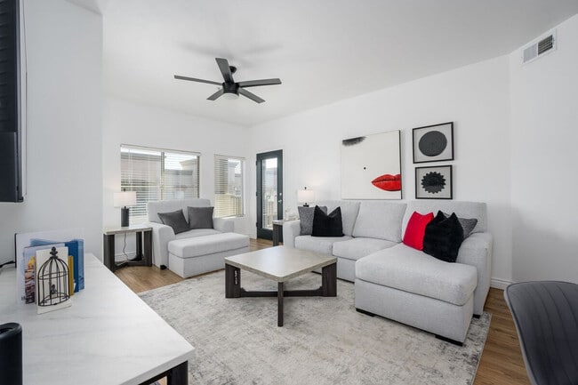 Building Photo - 5450 E Deer Valley Dr