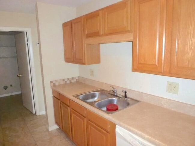 Building Photo - 1526 Winter Green Blvd