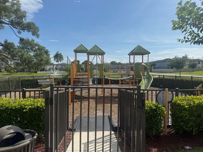 Building Photo - Beautiful and spacious Home in East Lake Preserve, Kissimmee