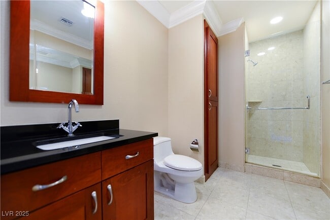 Building Photo - 4525 Dean Martin Dr