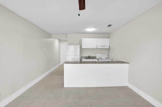 Building Photo - 1303 Philadelphia St
