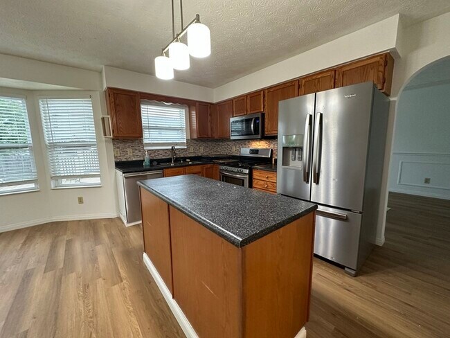 Building Photo - 1767 Damos Way