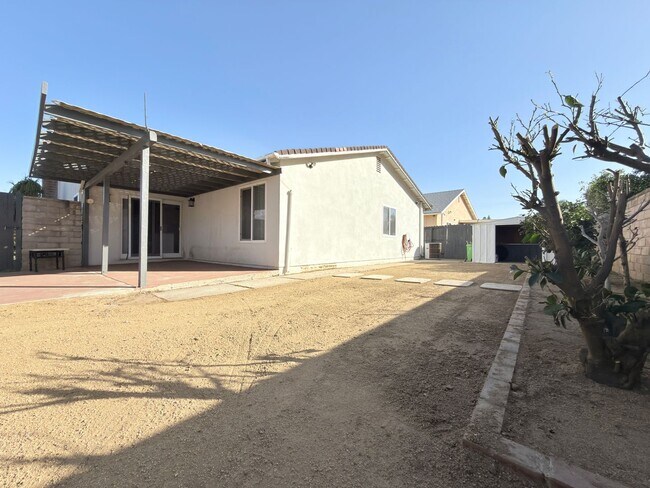 Building Photo - 5604 Bloomfield St