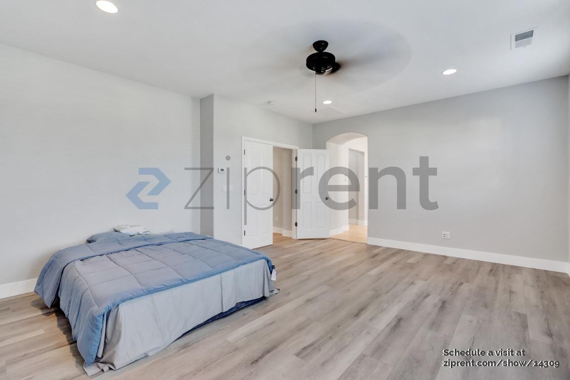 Building Photo - 360 S Sonrisa St