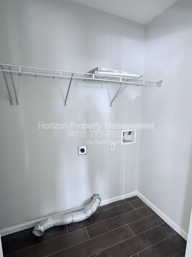 Building Photo - 6825 Crystal Cove Trail