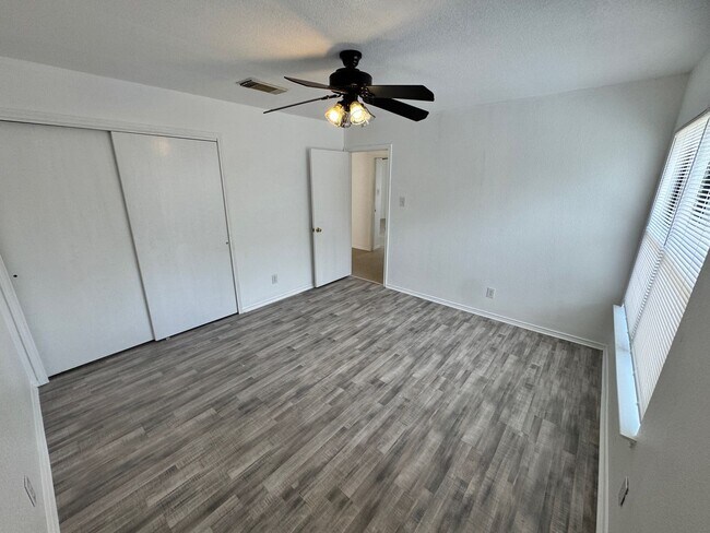 Building Photo - Spacious 3-Bedroom Home in Prime Location ...