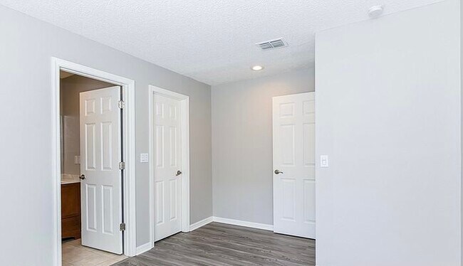 Building Photo - 1511 Indian Oaks Trl