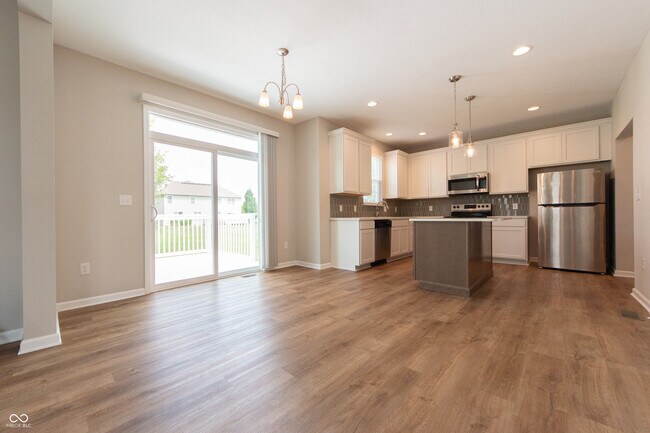 Building Photo - 7042 Pinnacle Dr