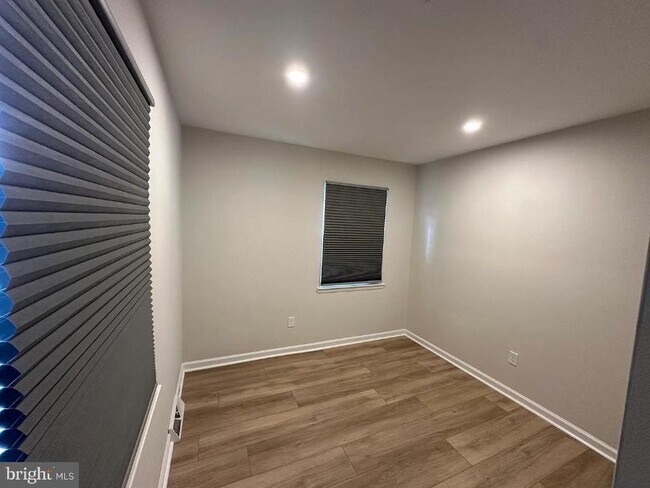 Building Photo - 104 Stuart Ave