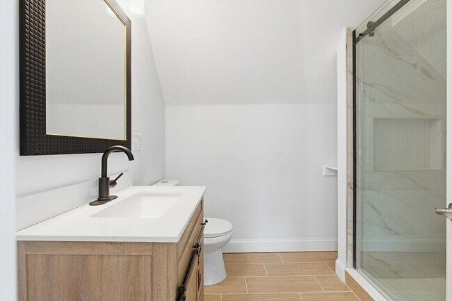 Building Photo - 438 Talbot Ave