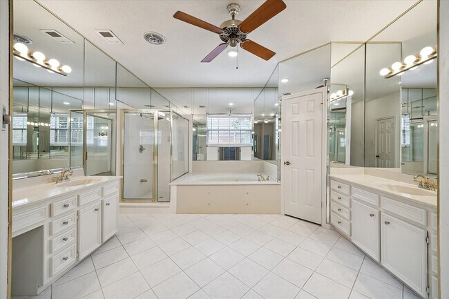 Building Photo - 2125 Bering Dr