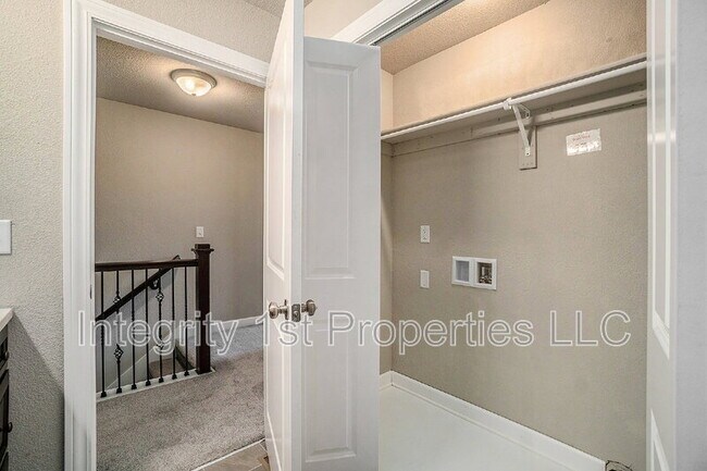 Building Photo - 6313 NE 44th St