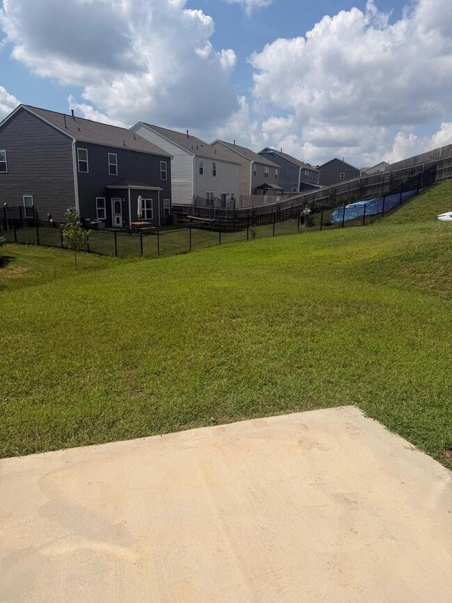 Building Photo - 915 Utopia Ln