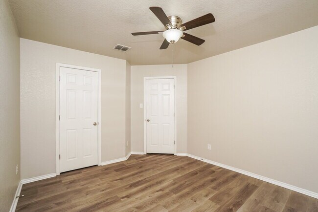 Building Photo - 6535 Davenport Bay