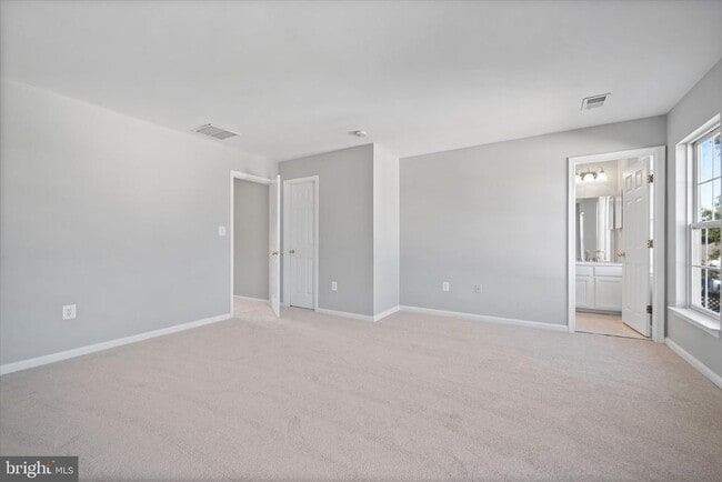 Building Photo - 103 Holmes St