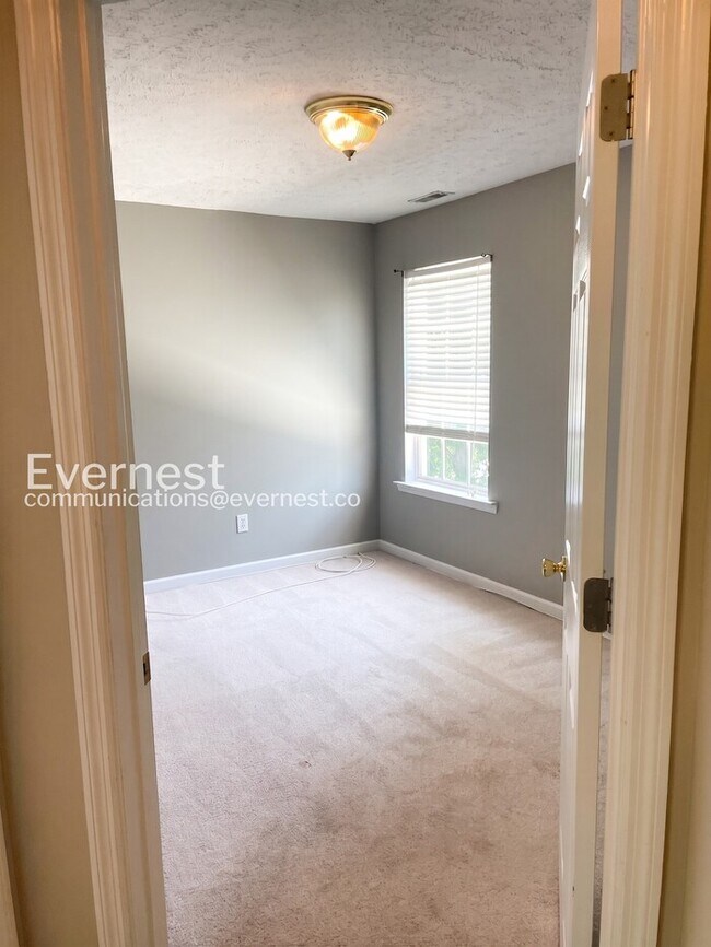 Building Photo - 3 Bed, 2.5 Bath Home with Garage / Coming Soon!