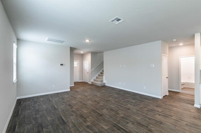 Building Photo - 703 Bluffview Dr.