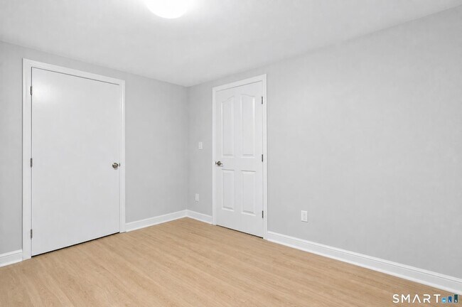 Building Photo - 22 Seabreeze Ave