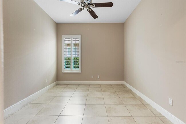 Building Photo - 290 Silver Maple Rd