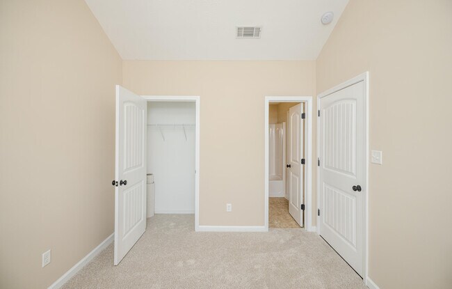 Building Photo - 131 Grove Landing Ct