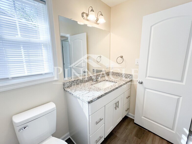 Building Photo - 213 Munford St