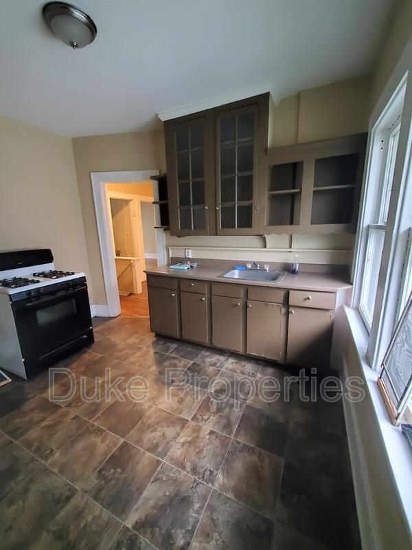 Building Photo - 10 Edgeland St