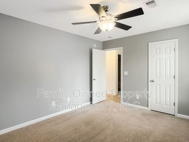 Building Photo - 159 Meadow Wood Rd