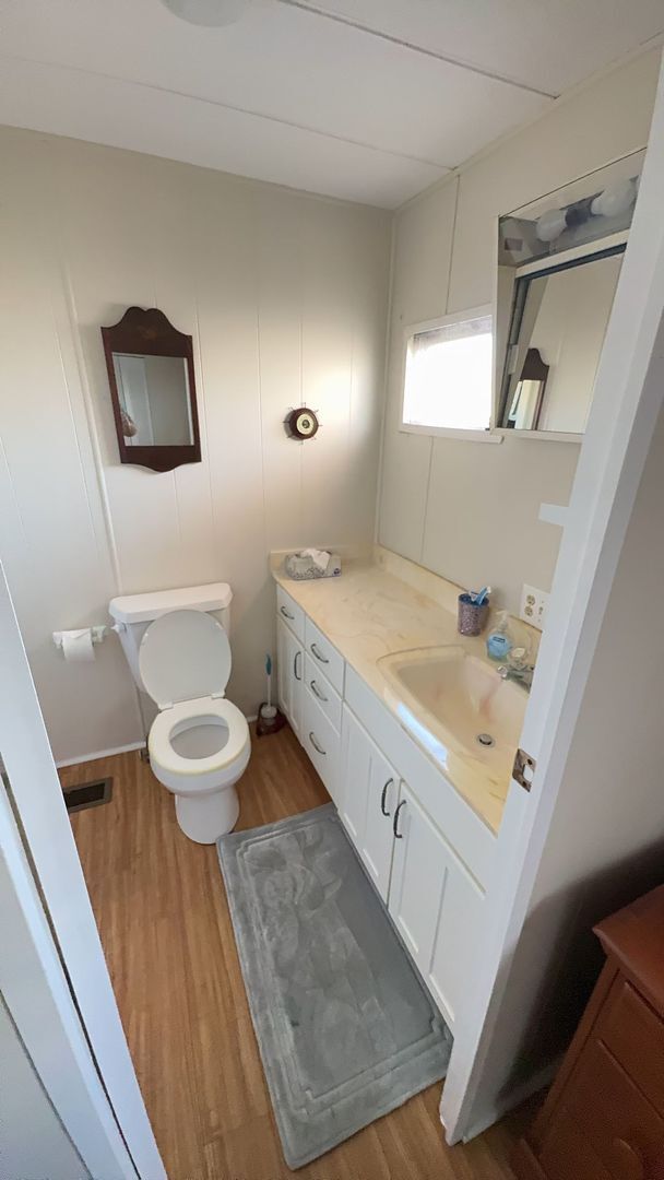 Building Photo - Beautiful 2 bedroom 2 bath mobile home for rent in 55+ community in south Tampa