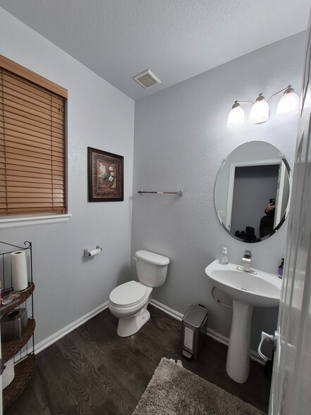 Powder Room - main floor - 4441 S Johnson Ct