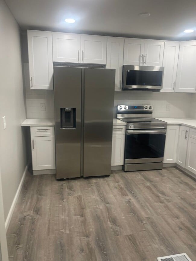 Building Photo - 4803 Paulson Dr